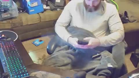 DotYourEyezez  online show from 01.14.25