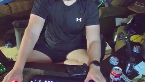 DotYourEyezez  online show from 02.04.25