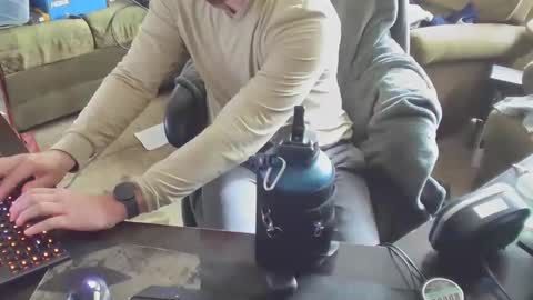 DotYourEyezez  online show from 03.06.25