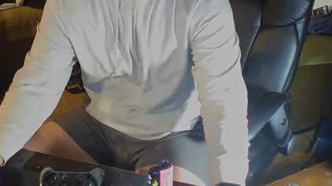 DotYourEyezez  online show from 10.24.25