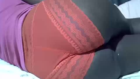 Snapshot of double_love9 chatting on 03.10.26 bellie online show from 03.10.26