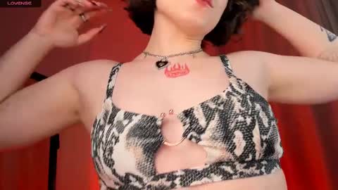 Snapshot of doublee_trouble chatting on 02.11.25 Eva ana Liza online show from 02.11.25