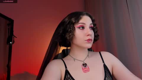 Snapshot of doublee_trouble chatting on 02.19.25 Eva ana Liza online show from 02.19.25