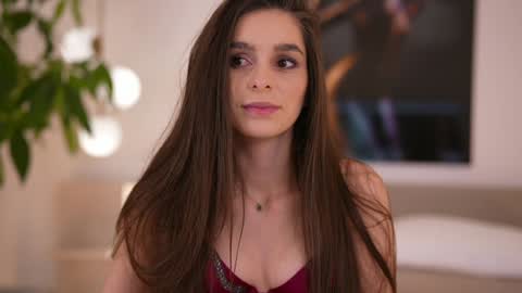 Snapshot of dovia chatting on 11.11.25 . . online show from 11.11.25