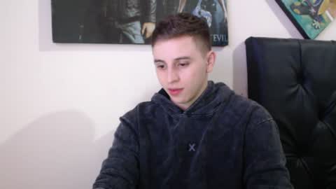 Snapshot of draco_boy2000 chatting on 12.04.24 draco_boy2000 online show from 12.04.24