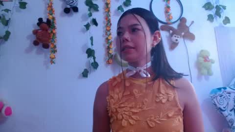 Snapshot of draculaura_x chatting on 04.26.26 Laura online show from 04.26.26