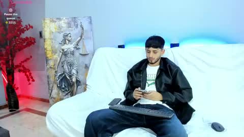 Snapshot of drake_and_zara chatting on 05.22.26 Drake and Zara online show from 05.22.26