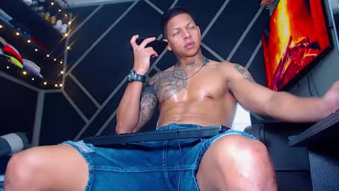 Snapshot of drake_jhonson08 chatting on 02.27.25 Drake online show from 02.27.25