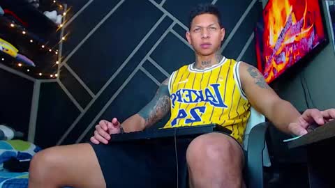 Snapshot of drake_jhonson08 chatting on 03.12.25 Drake online show from 03.12.25