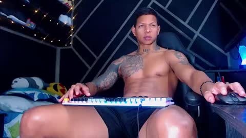 Snapshot of drake_jhonson08 chatting on 09.25.25 Drake online show from 09.25.25