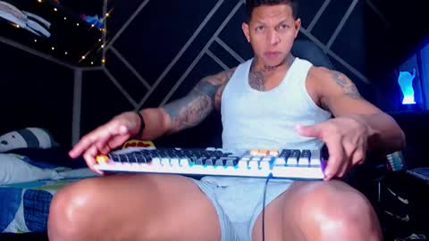 Snapshot of drake_jhonson08 chatting on 10.13.25 Drake online show from 10.13.25