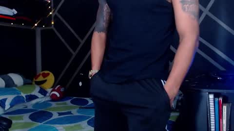 Snapshot of drake_jhonson08 chatting on 10.15.25 Drake online show from 10.15.25