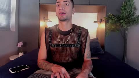 Snapshot of drakeneumann chatting on 01.31.25 Drake Neuman online show from 01.31.25