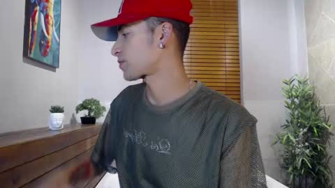 Snapshot of drakeneumann chatting on 02.11.25 Drake Neuman online show from 02.11.25