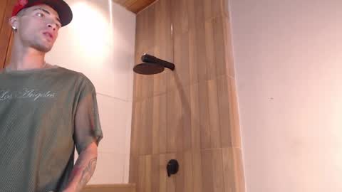 Snapshot of drakeneumann chatting on 02.23.25 Drake Neuman online show from 02.23.25