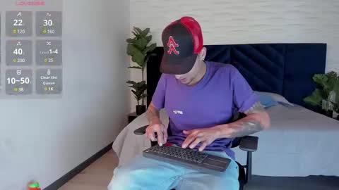 Snapshot of drakeneumann chatting on 03.01.25 Drake Neuman online show from 03.01.25