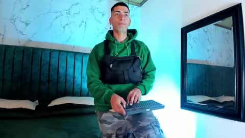 Snapshot of drakeneumann chatting on 09.20.25 Drake Neuman online show from 09.20.25