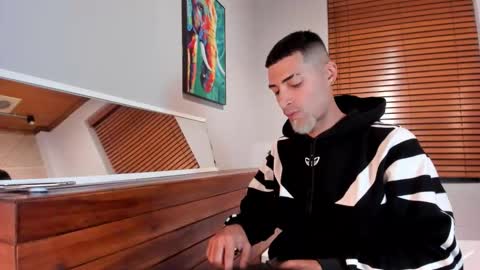 Snapshot of drakeneumann chatting on 10.12.25 Drake Neuman online show from 10.12.25