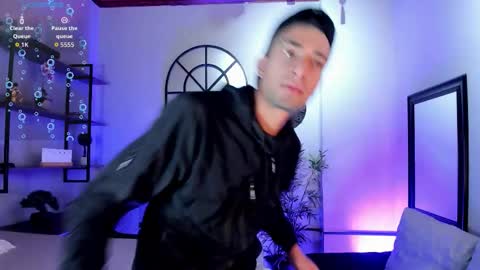 Snapshot of drakeneumann chatting on 11.18.25 Drake Neuman online show from 11.18.25