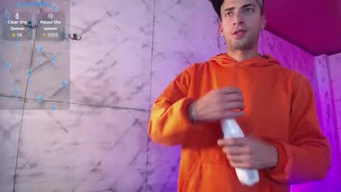 Snapshot of drakeneumann chatting on 11.23.25 Drake Neuman online show from 11.23.25