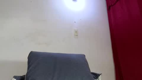 Snapshot of drakesonxx chatting on 02.15.25 Andrs Independent Model online show from 02.15.25