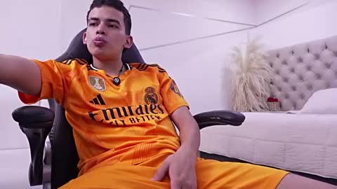 Snapshot of drakostone chatting on 04.01.26 Drako online show from 04.01.26