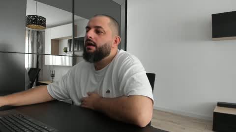 Snapshot of dravenpeak chatting on 09.17.25 DravenPeak online show from 09.17.25