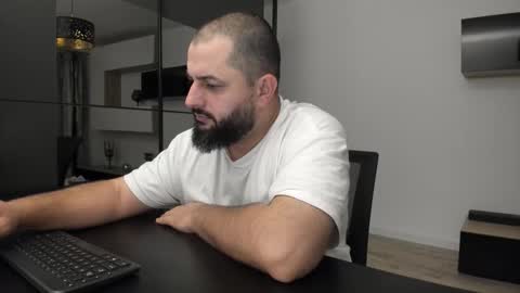 Snapshot of dravenpeak chatting on 09.21.25 DravenPeak online show from 09.21.25