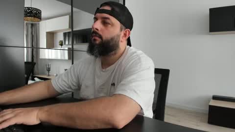 Snapshot of dravenpeak chatting on 10.11.25 DravenPeak online show from 10.11.25