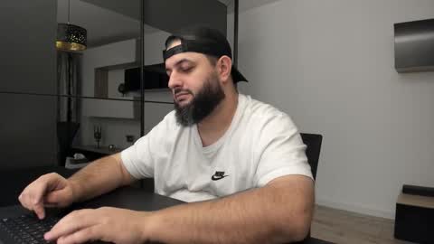 Snapshot of dravenpeak chatting on 11.08.25 DravenPeak online show from 11.08.25