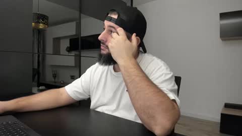 Snapshot of dravenpeak chatting on 11.09.25 DravenPeak online show from 11.09.25