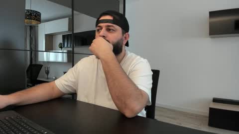 Snapshot of dravenpeak chatting on 11.16.25 DravenPeak online show from 11.16.25