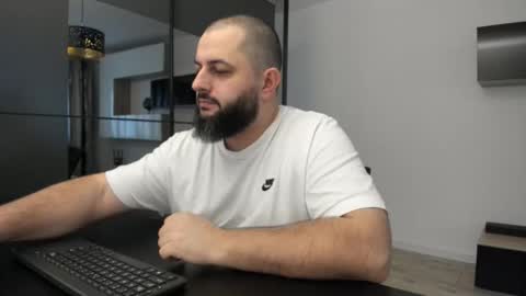 Snapshot of dravenpeak chatting on 11.18.25 DravenPeak online show from 11.18.25