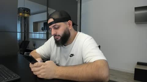 Snapshot of dravenpeak chatting on 11.19.25 DravenPeak online show from 11.19.25