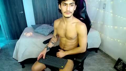 ANDRE AND SOPHIE online show from 03.04.26