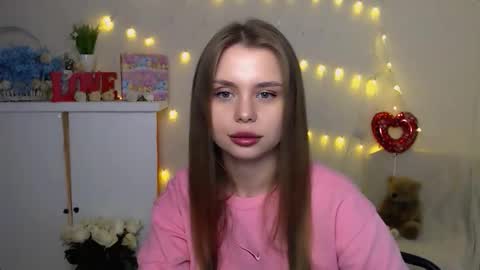 Snapshot of dream_mari chatting on 09.25.25 Mari online show from 09.25.25