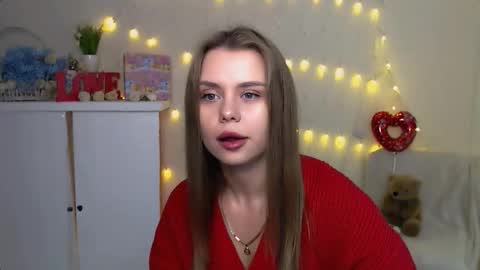 Snapshot of dream_mari chatting on 10.05.25 Mari online show from 10.05.25