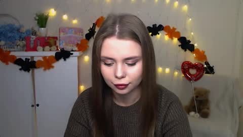 Snapshot of dream_mari chatting on 10.11.25 Mari online show from 10.11.25