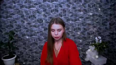 Snapshot of dream_mari chatting on 11.19.25 Mari online show from 11.19.25