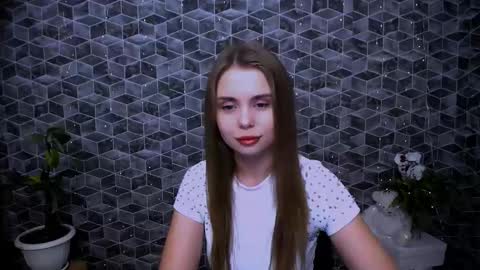 Snapshot of dream_mari chatting on 11.29.25 Mari online show from 11.29.25