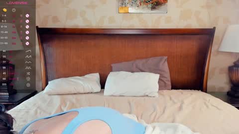 Snapshot of dream_melody chatting on 09.17.25 Hi Im Monika Welcome to my room online show from 09.17.25