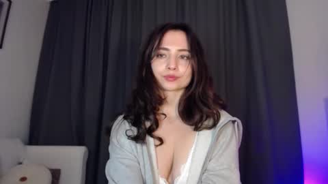 Nicole online show from 12.19.24