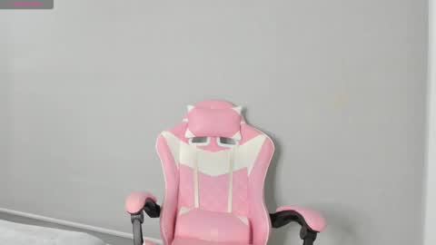 Snapshot of dream_team4 chatting on 11.20.25 dream team online show from 11.20.25