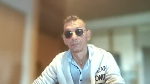 Snapshot of dreambob chatting on 06.14.26 Dreambob online show from 06.14.26