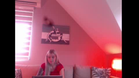 A girl online show from 09.30.25