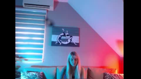 A girl online show from 10.13.25