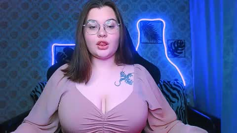 Snapshot of dreamforyoue2 chatting on 12.03.25 dreamforyoue2 online show from 12.03.25