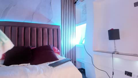 Dream Matell online show from 12.23.24