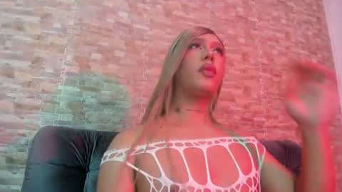 Snapshot of dreams_chloe chatting on 06.23.26 dreams_chloe online show from 06.23.26