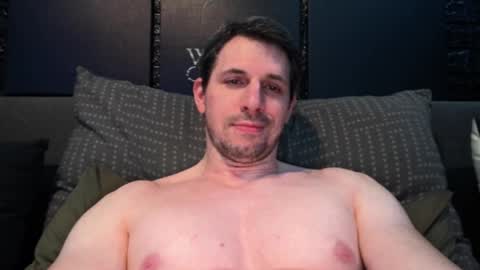 Snapshot of dreamwallker chatting on 01.11.25 Ioannes Paulus the 2nd online show from 01.11.25